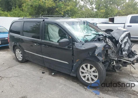 2014 Chrysler Town & Country Touring z USA, uszkodzony, nr VIN 2C4RC1BG1ER170900